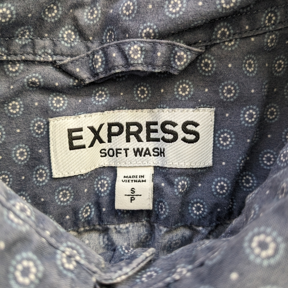 Express Button-Down Tee Size Small - Picture 3 of 3